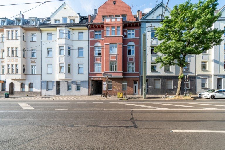 Vorderhaus Stra�enansicht D�sseldorf - Oberbilk Wohn- / Gesch�ftshaus Investitionschance in D�sseldorf-Oberbilk: