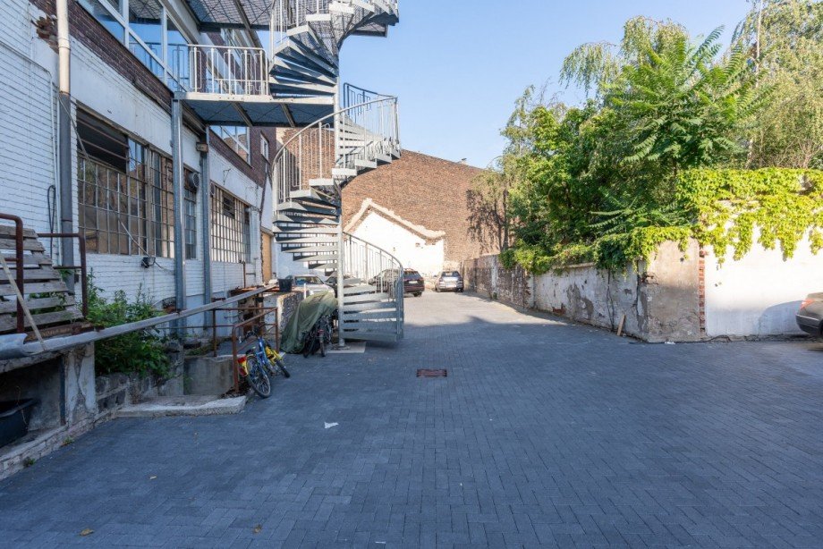 Hofbereich Wohn- / Gesch�ftshaus D�sseldorf