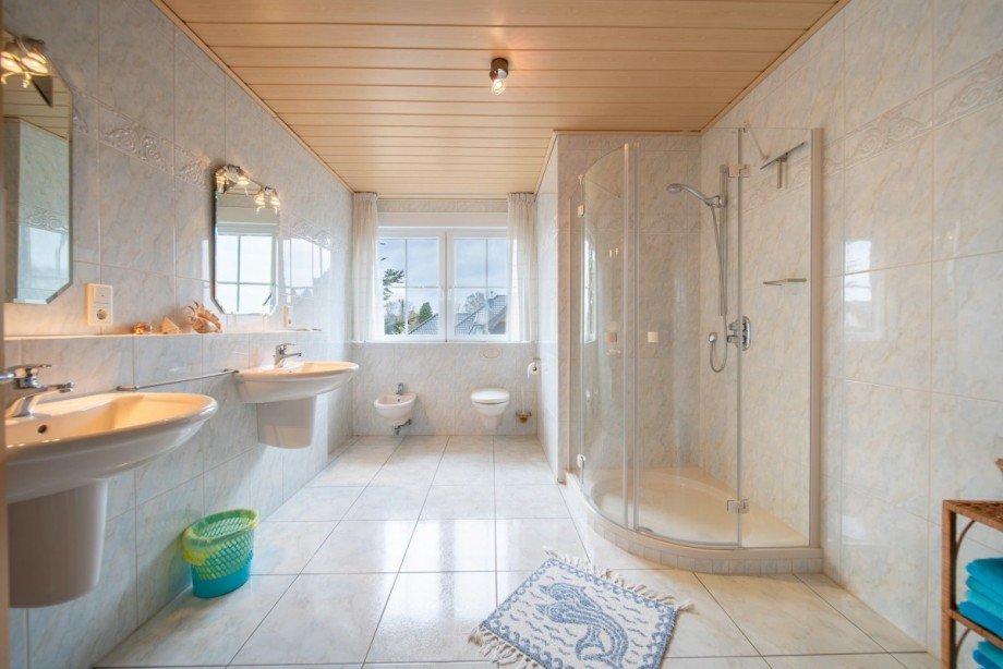 Badezimmer 1 OG Villa Kranenburg