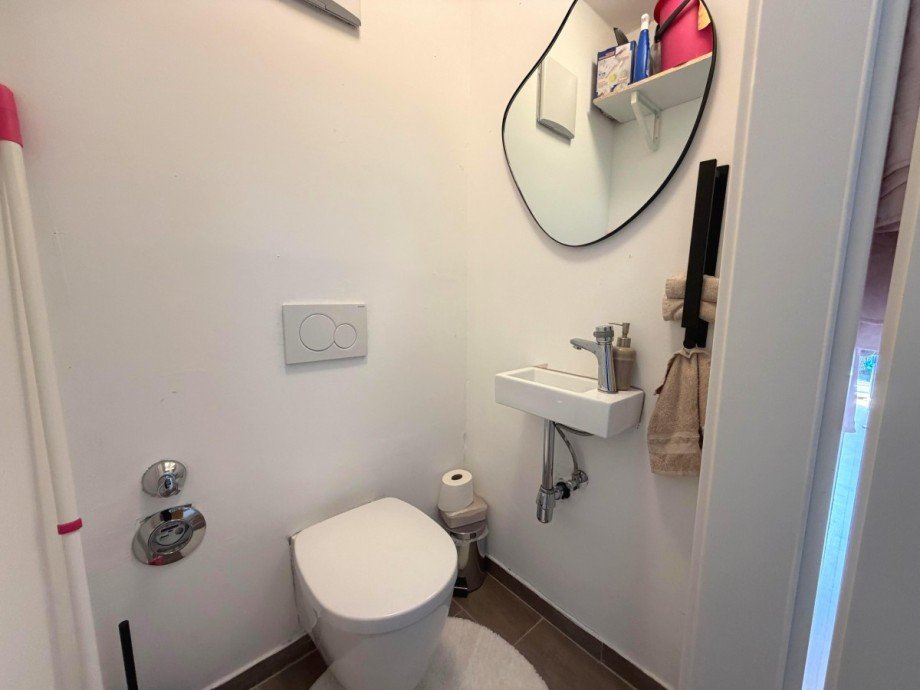 3396 G�ste-WC Dachgeschosswohnung Kalkar