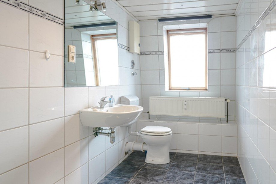 Badezimmer DG Mehrfamilienhaus Krefeld