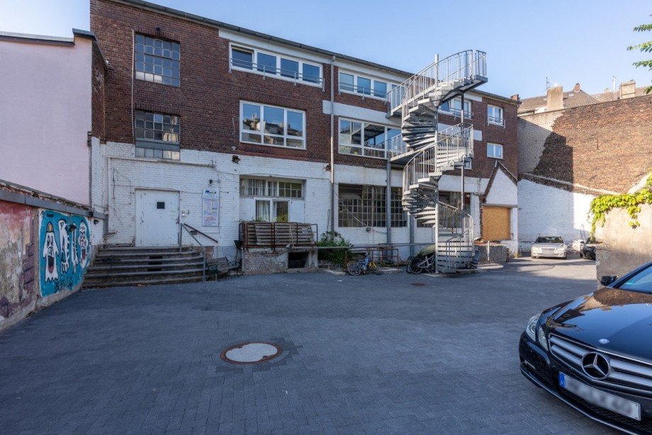 Hinterhaus Wohn- / Gesch�ftshaus D�sseldorf