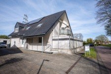 Hauptbild Großzügiges Zweifamilienhaus mit Gewerbeeinheit