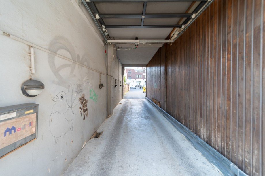 Hausdurchfahrt Wohn- / Gesch�ftshaus D�sseldorf