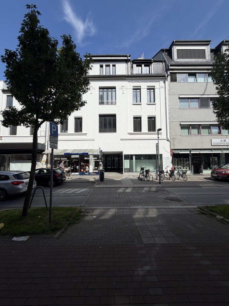 Vorderfront Wohn- / Gesch�ftshaus Moers