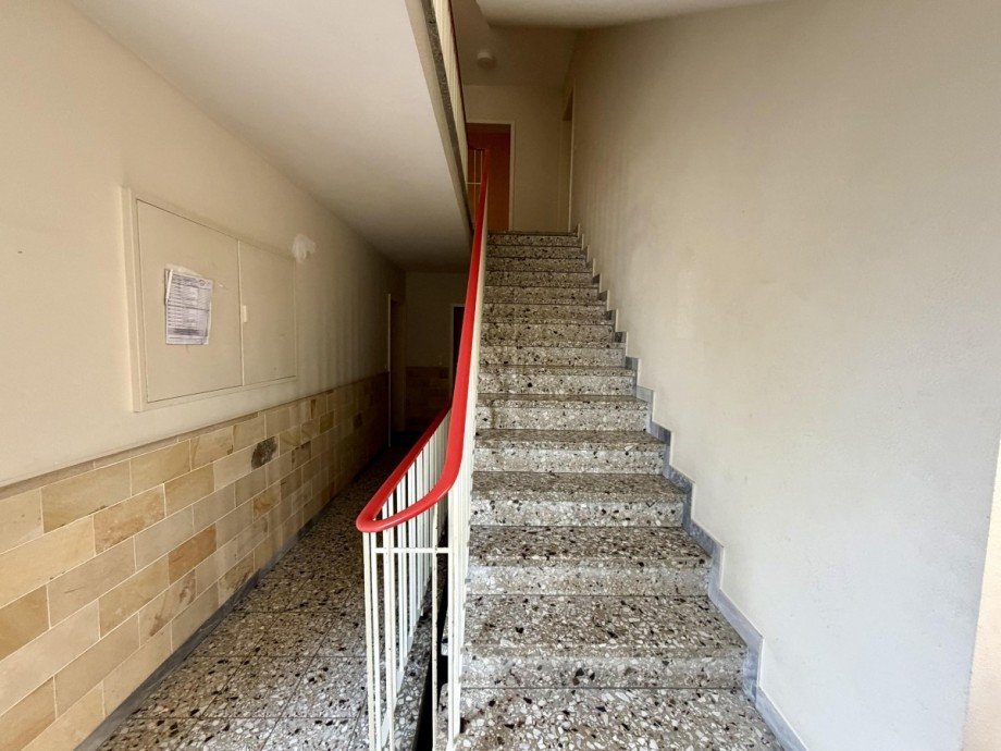 Treppenhaus Mehrfamilienhaus M�nchengladbach