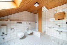 Badezimmer OG Haus mit M�glichkeiten: 
Wohnen, Vermieten oder Mehrgenerationenkonzept