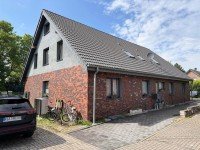 Hauptbild Dachgeschosswohnung mit Balkon und PKW-Stellplatz