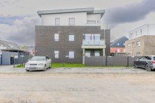 Hauptbild Neuwertige 4-Zimmer-Wohnung mit gehobener Ausstattung, Balkon und PKW-Stellplatz