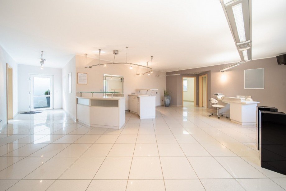 Gewerbeeinheit UG Empfangsbereich Mehrfamilienhaus Bedburg-Hau