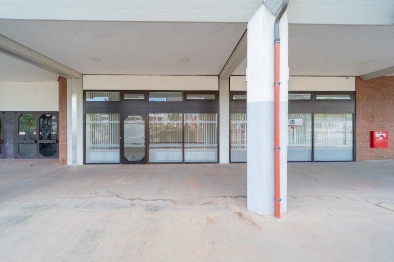 Au�enansicht Kleve Ladenlokal Ladenlokal oder B�rofl�che in Kleve mieten: ca. 86 m� mit gro�er Fensterfront am Spoyufer