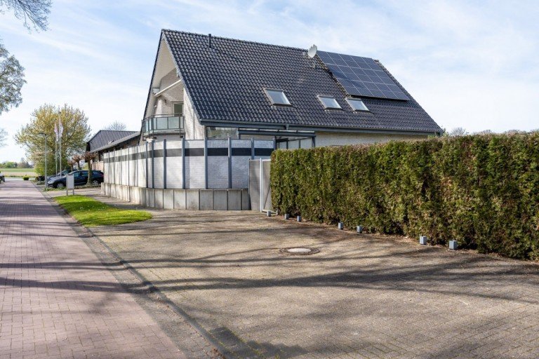 Kundenstellpl�tze Bedburg-Hau - Hau Mehrfamilienhaus PREISREDUZIERUNG! Gro�z�giges ZFH mit Gewerbeeinheit