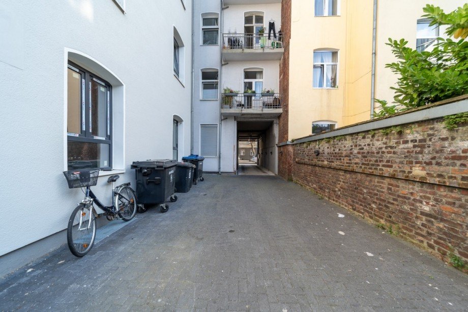 Hofeinfahrt Wohn- / Gesch�ftshaus D�sseldorf