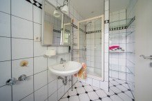 Badezimmer Haus mit M�glichkeiten: 
Wohnen, Vermieten oder Mehrgenerationenkonzept