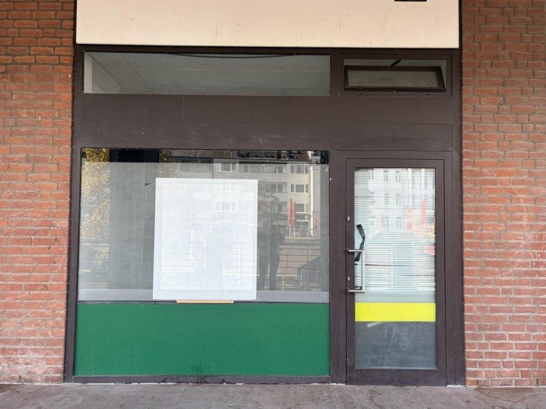 Au�enansicht Kleve Ladenlokal Helle Gewerbefl�che mit gro�er Fensterfront in Kleve