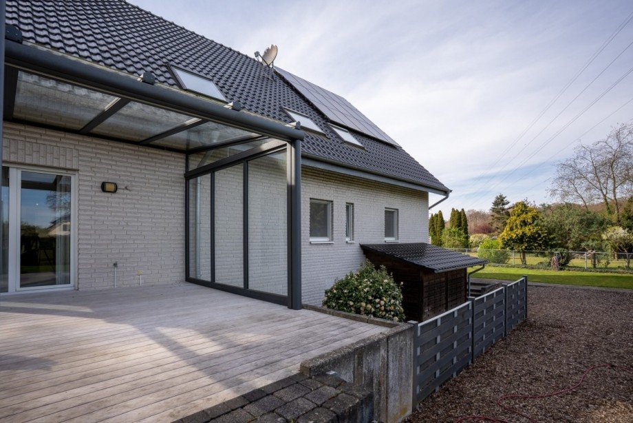 Seitenansicht Mehrfamilienhaus Bedburg-Hau