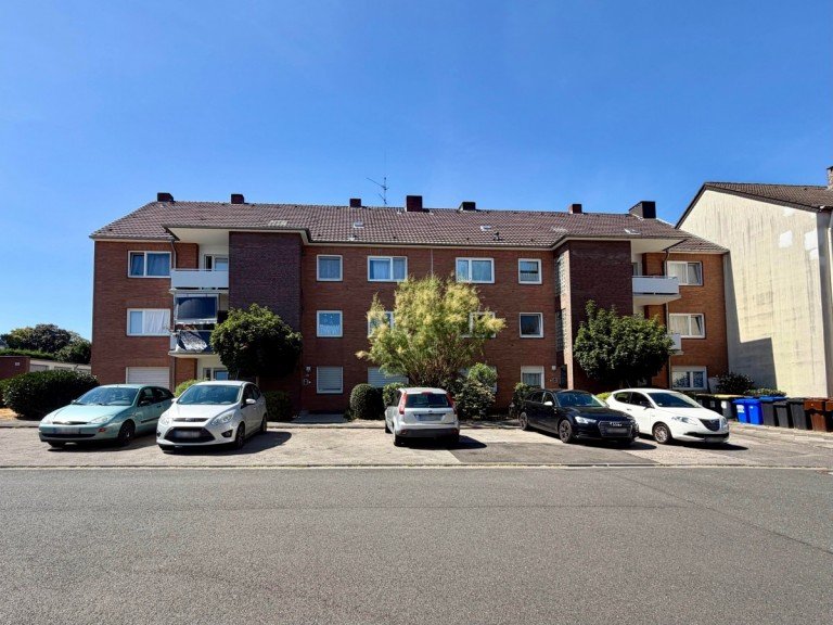 Au�enansicht M�nchengladbach Mehrfamilienhaus Kapitalanlage mit Substanz: 16 Wohneinheiten und 17 Garagen in M�nchengladbach-Rheydt