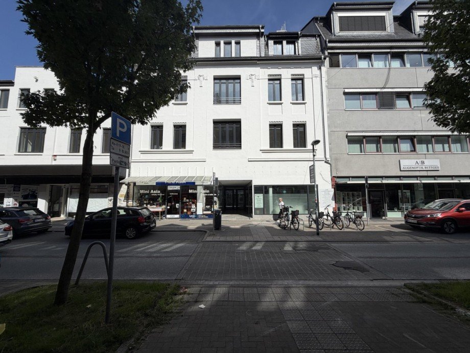 Stra�enansicht Wohn- / Gesch�ftshaus Moers